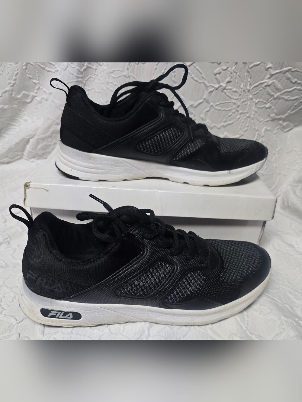 FILA Women's Athletic Running Sneakers Black Mesh Low  Sz 8.5US/ 39.5 EU